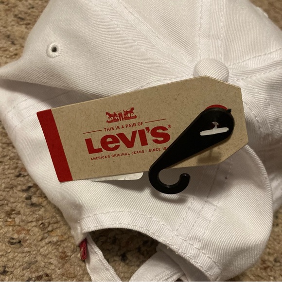 Brand new Levi’s white canvas logo baseball dad hat cap adjustable unisex - Picture 2 of 7